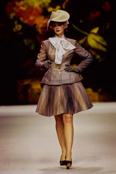 Look 46